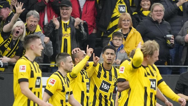 Dortmund Menggila! Frankfurt Dipaksa Menyerah di Signal Iduna Park